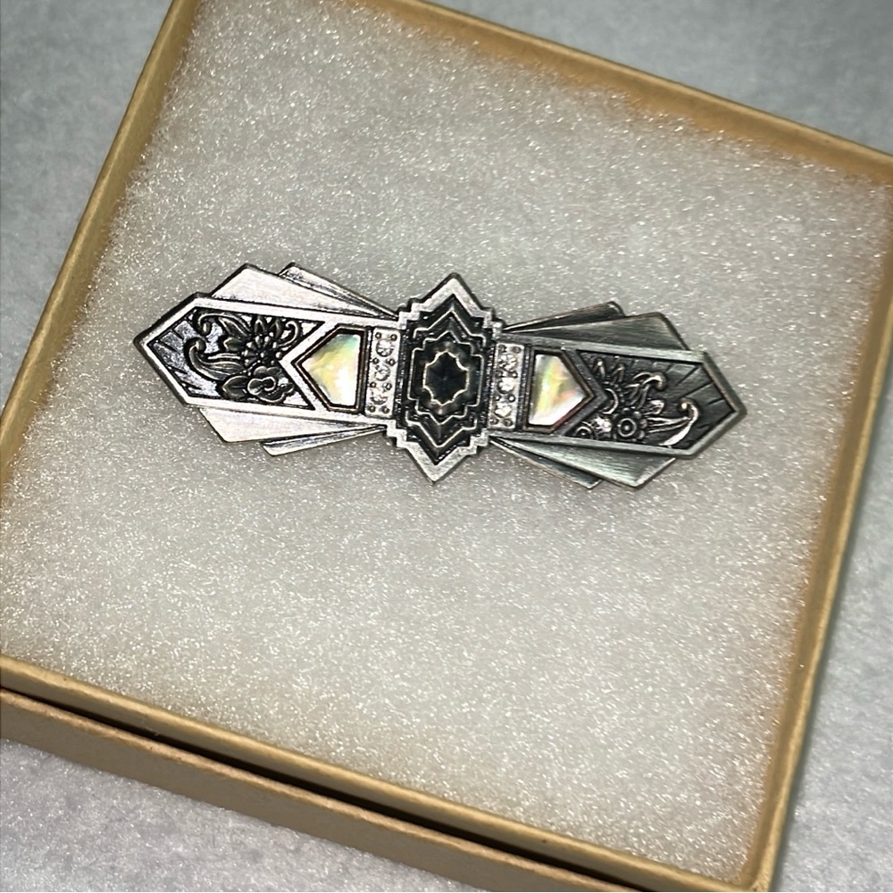 Vintage Art Deco Nuri Brooch